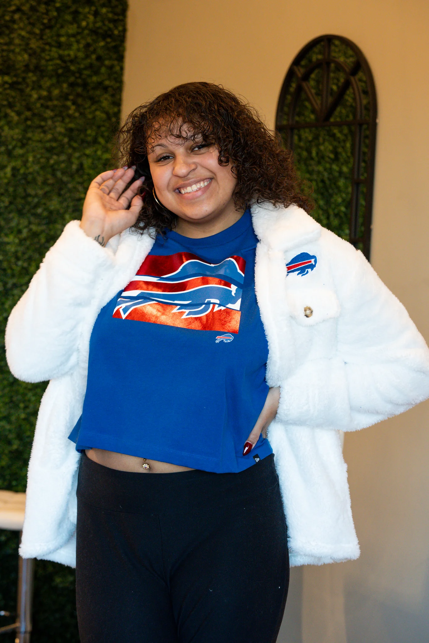 Women's New Era Bills Royal Boxy Cropped Shirt - Image 7