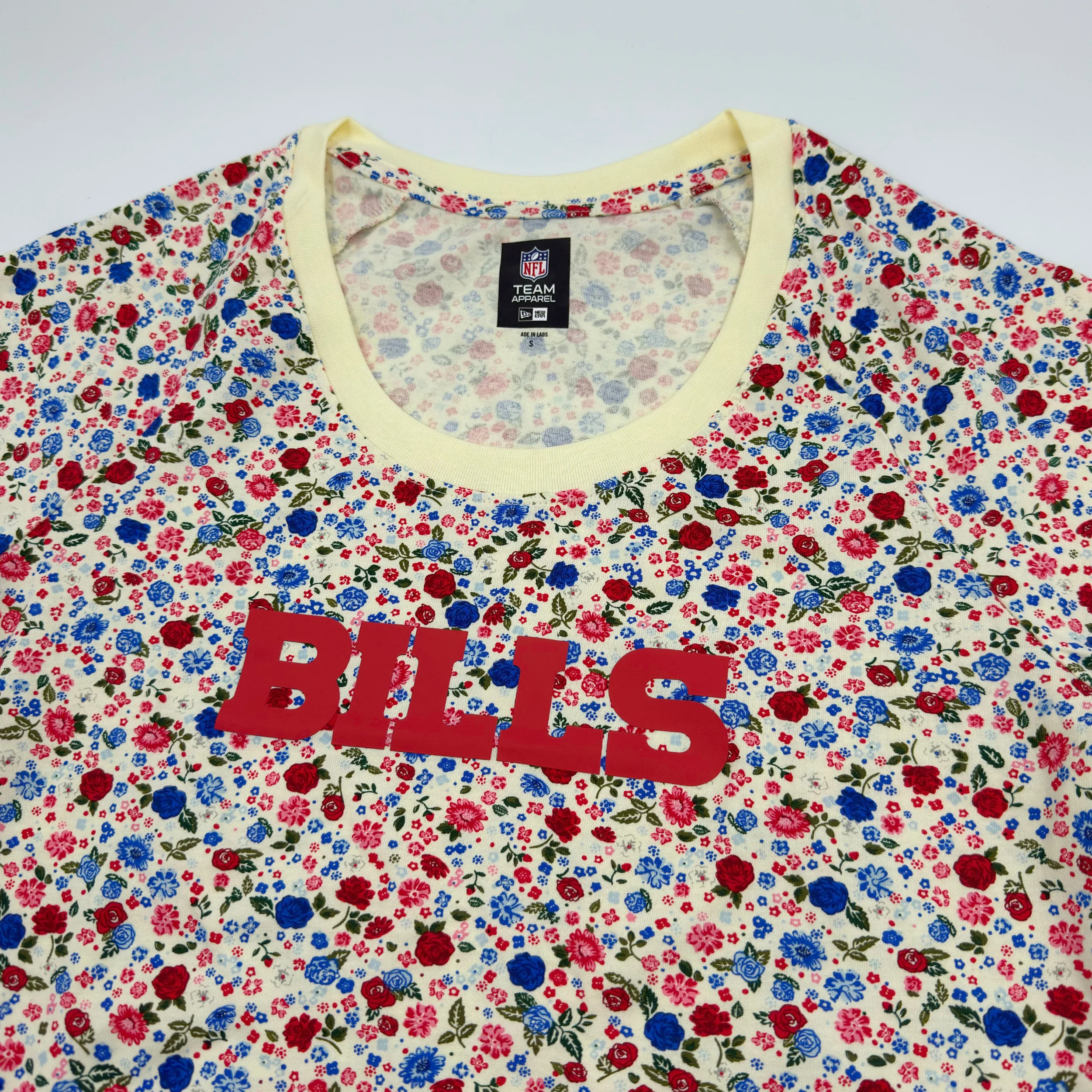 Women's New Era Buffalo Bills Floral Cropped T-Shirt - Image 4